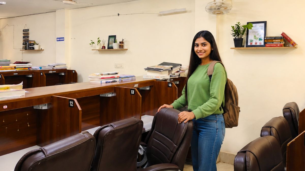 STS Library Laxmi Nagar image 1