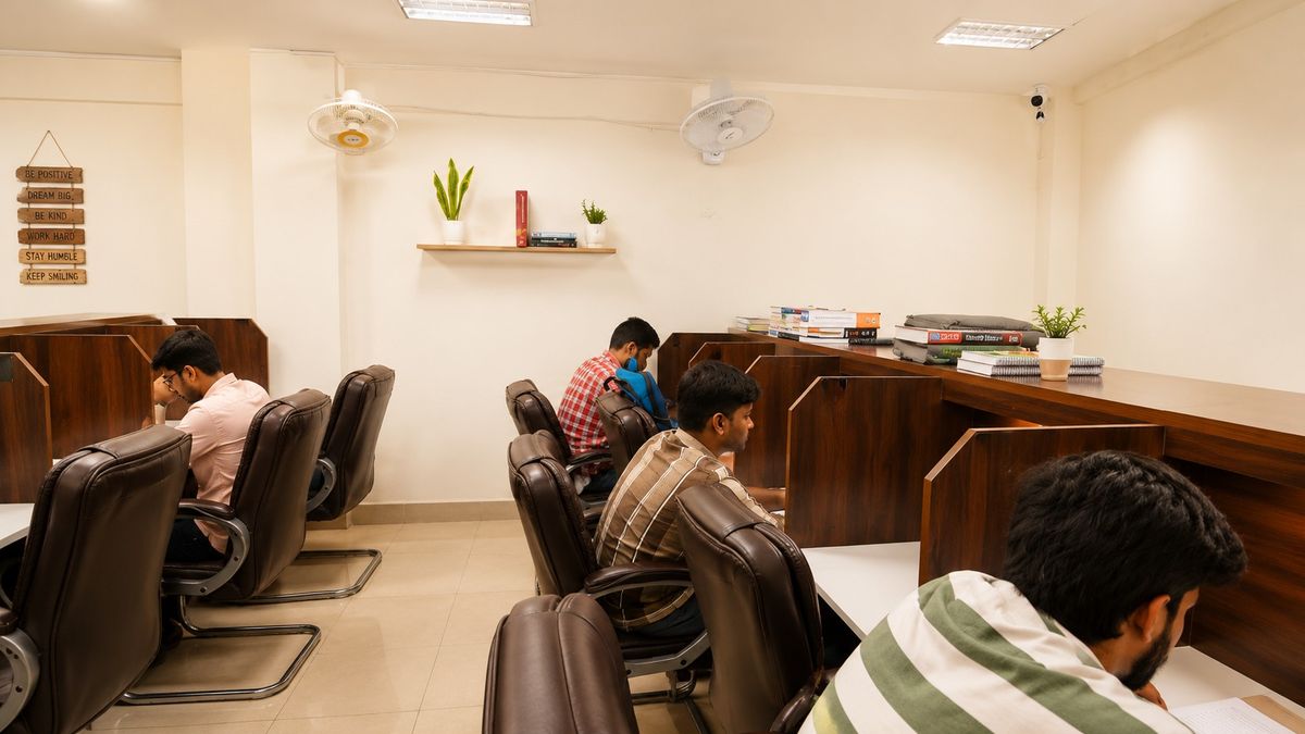 STS Library Laxmi Nagar image 2
