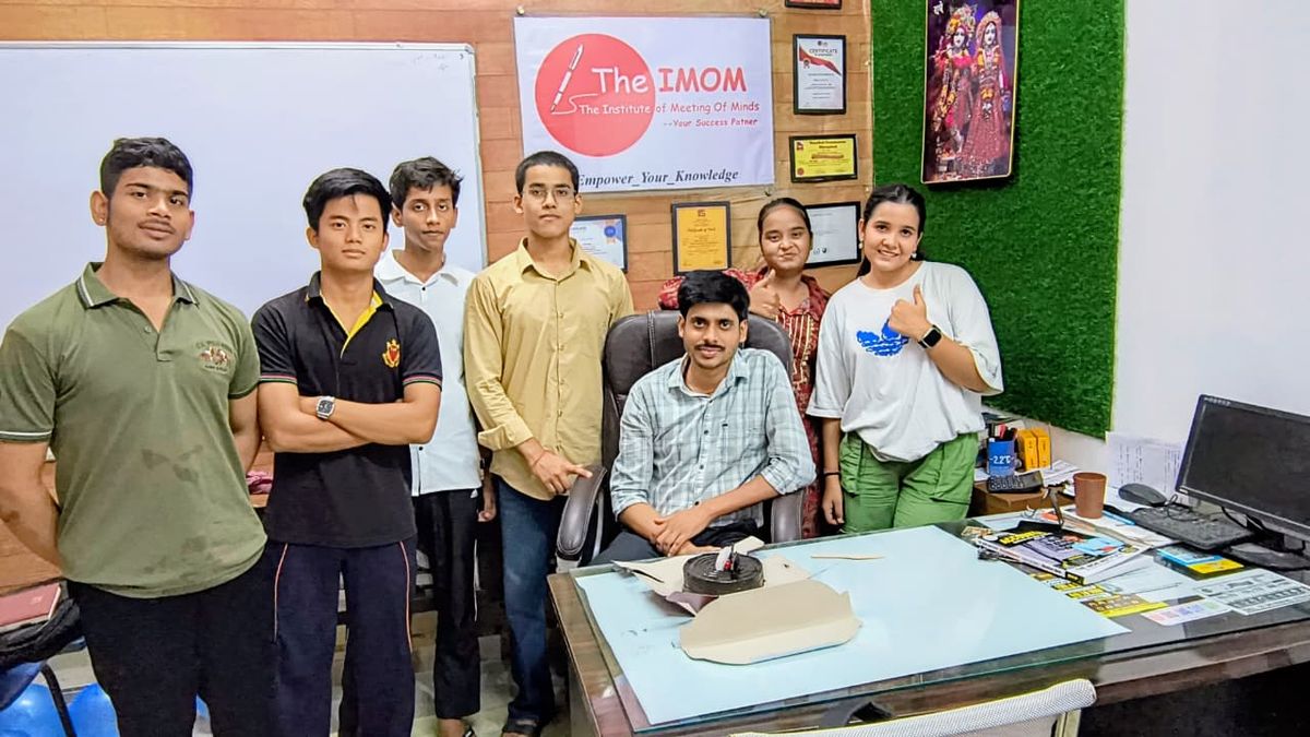 THE IMOM CLASSES image 1