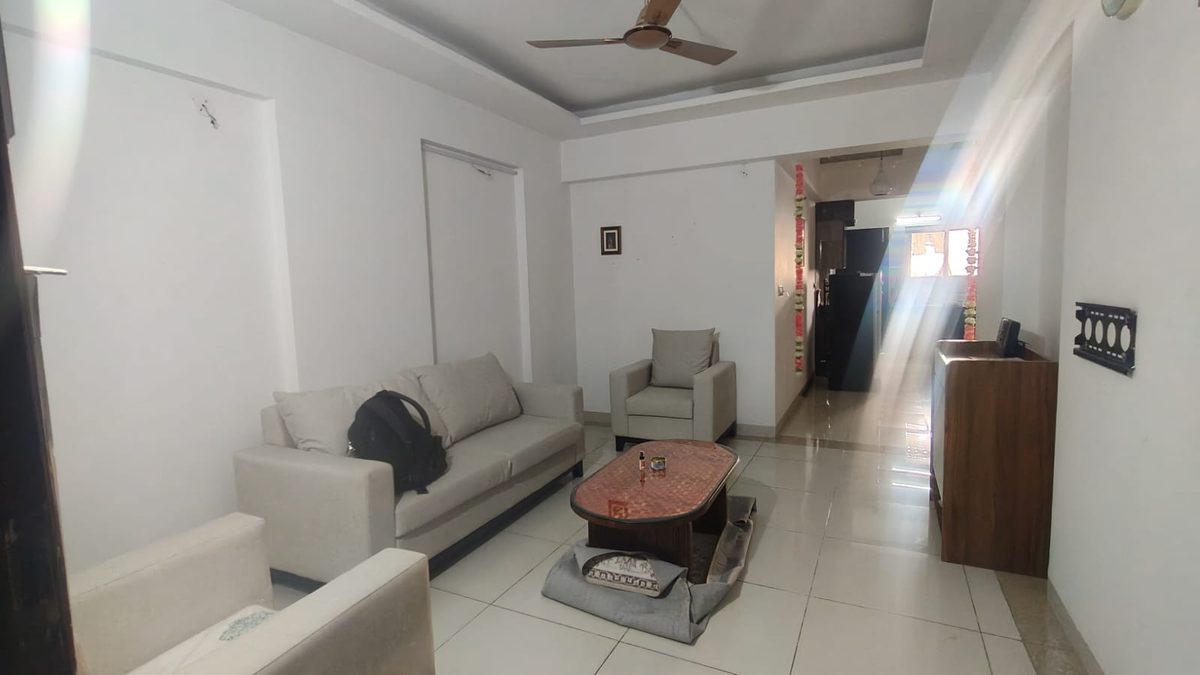 2BHK THE Empress Nipania – photo 2