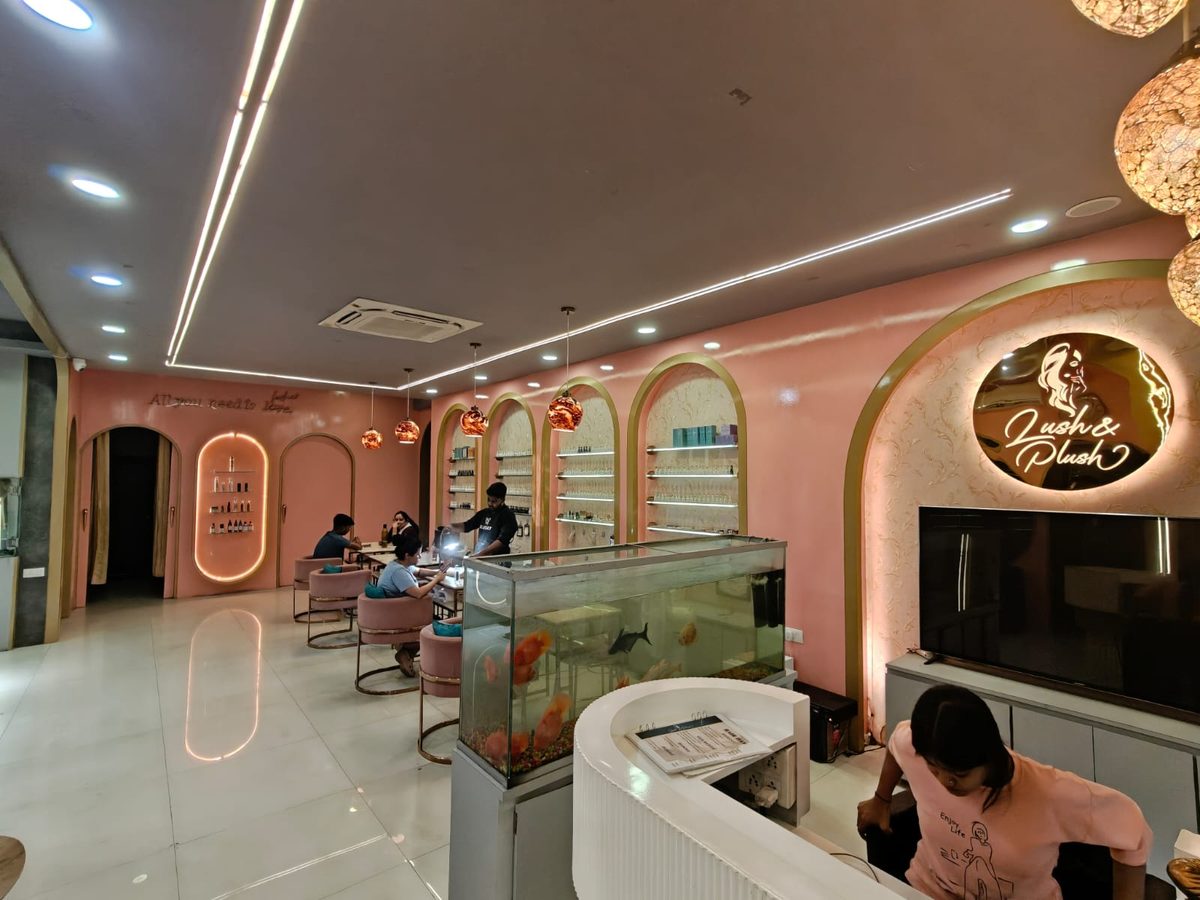 Commercial Showroom – photo 2