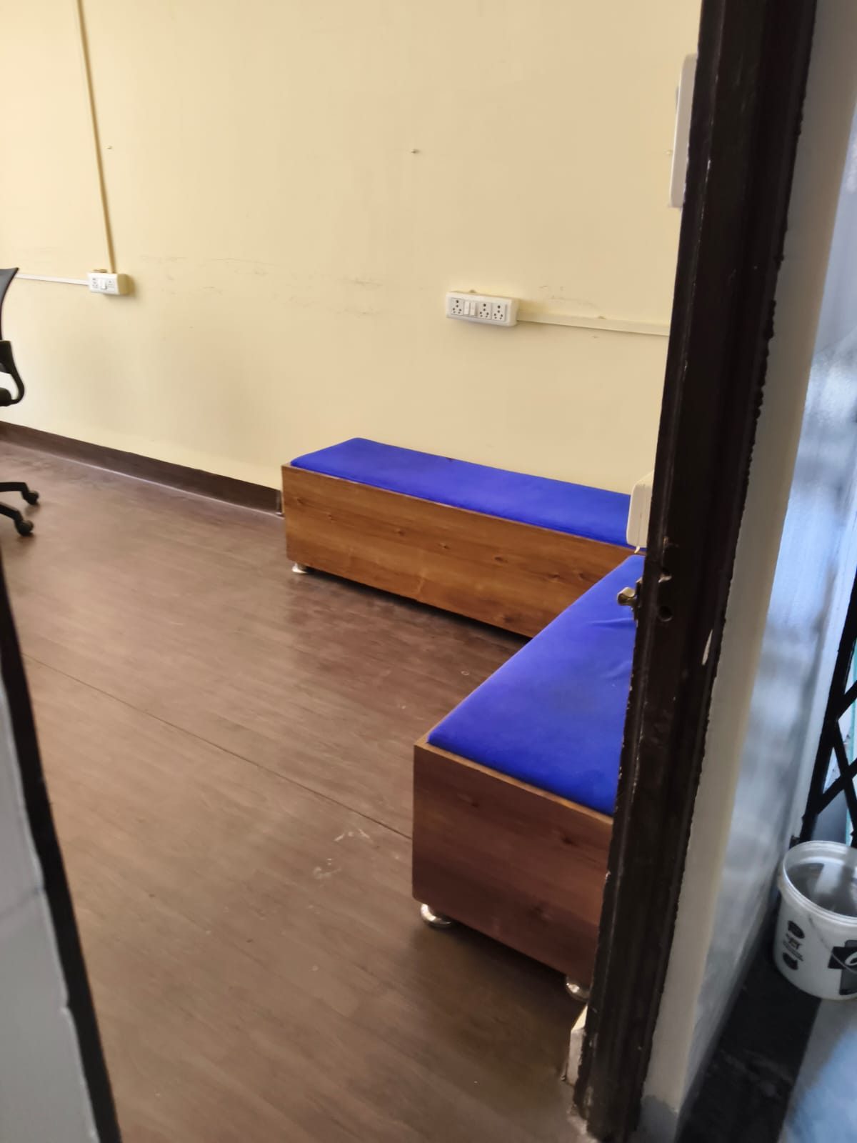 Commercial Showroom – photo 4