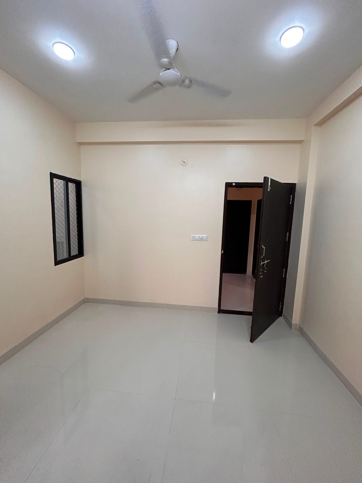 1 BHK Apartment in Nipania – photo 4