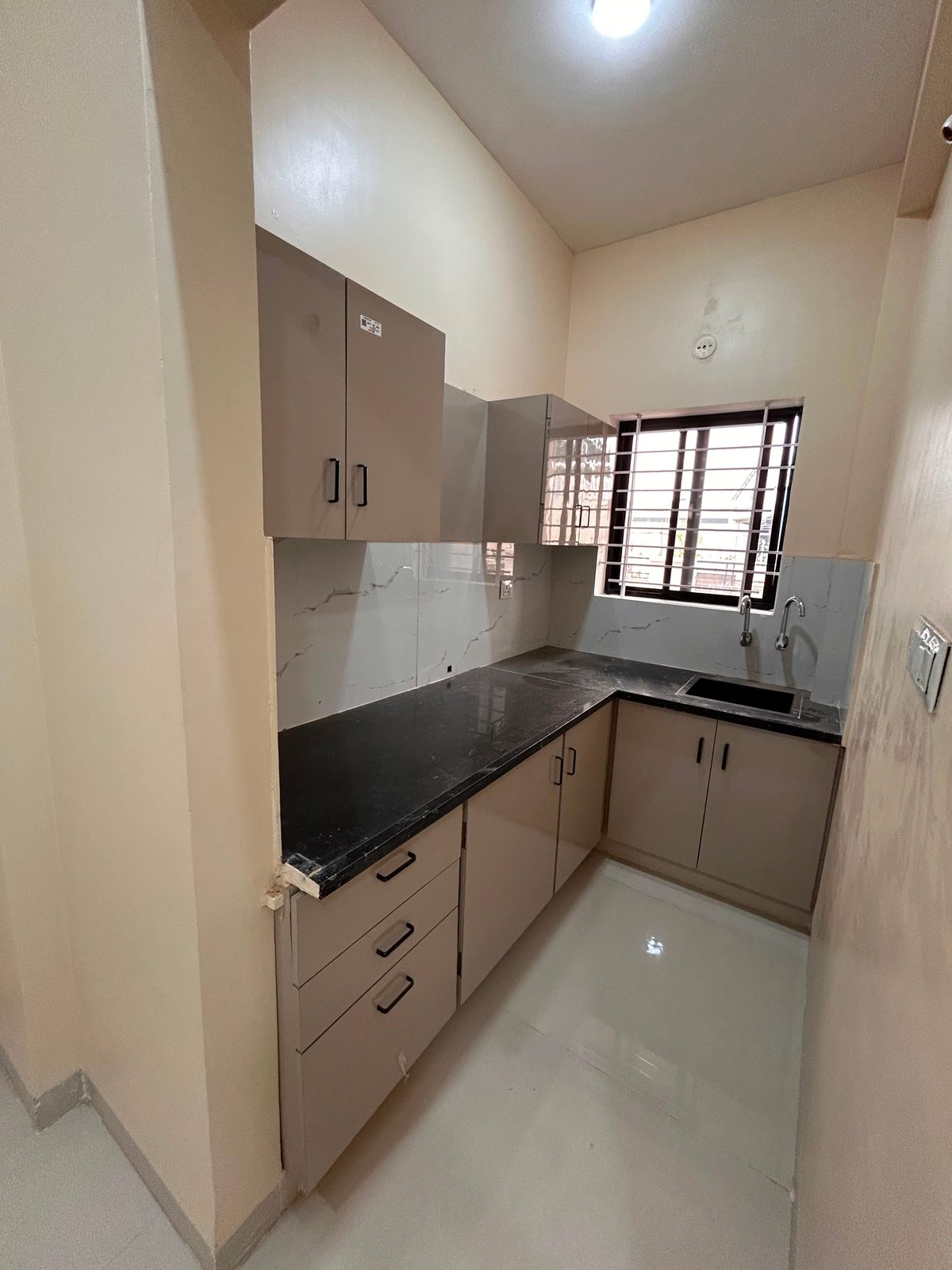 1 BHK Apartment in Nipania – photo 5